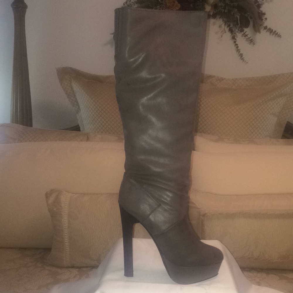 Colin Stuart “Super Sexy” Knee-High Grey Boots.
